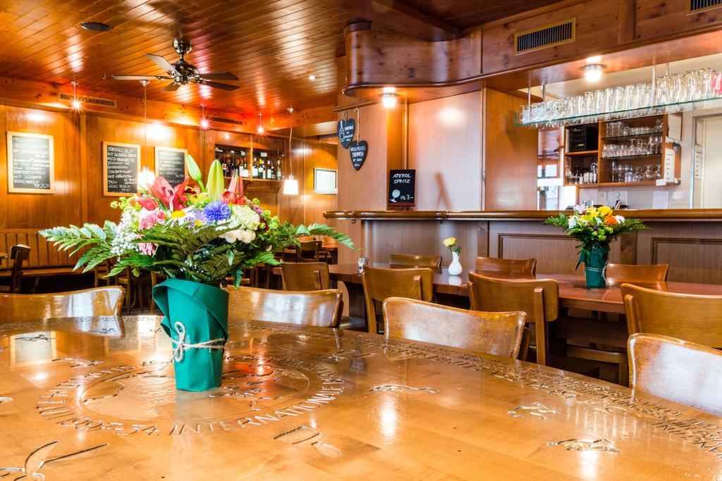 Restaurant Papagei *